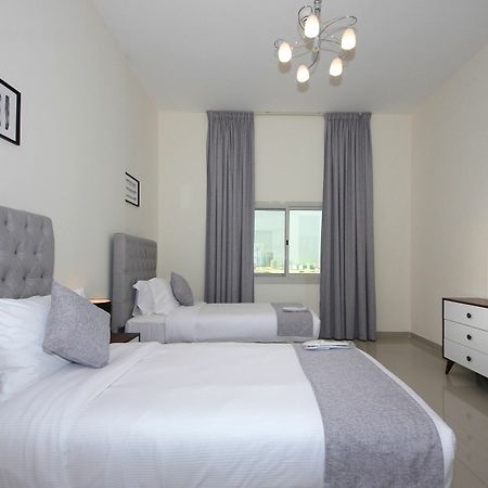 Spacious 2 Bedroom In Al Telal 11, Al Barsha 1 Dubai Luaran gambar
