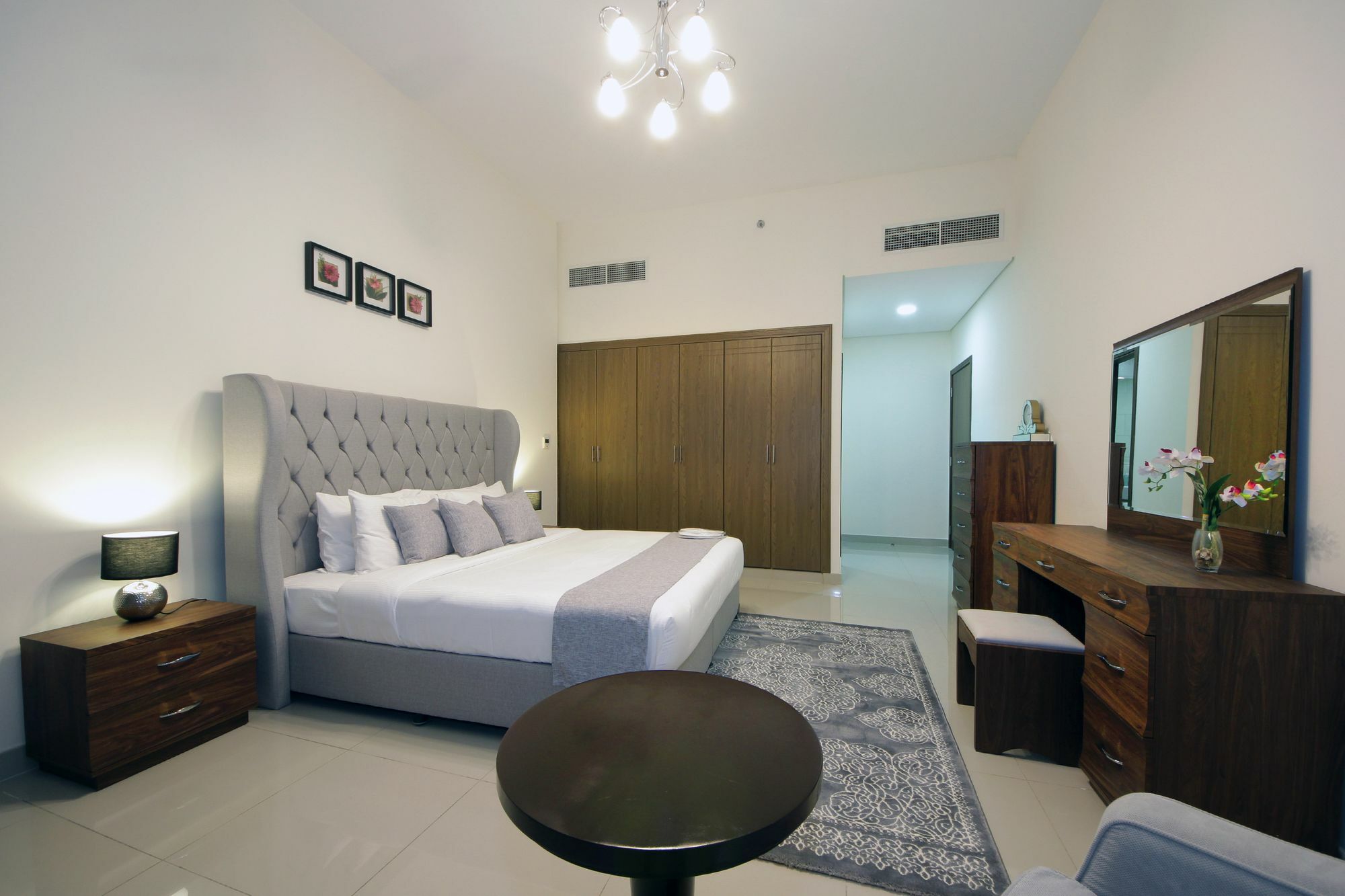 Spacious 2 Bedroom In Al Telal 11, Al Barsha 1 Dubai Luaran gambar