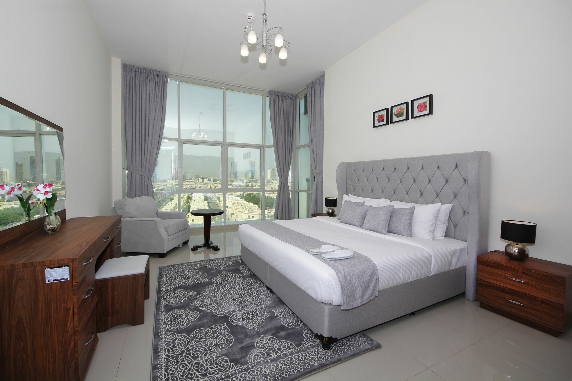 Spacious 2 Bedroom In Al Telal 11, Al Barsha 1 Dubai Luaran gambar