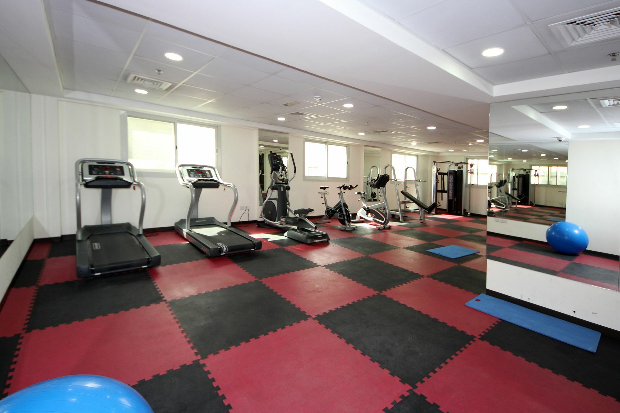 Spacious 2 Bedroom In Al Telal 11, Al Barsha 1 Dubai Luaran gambar